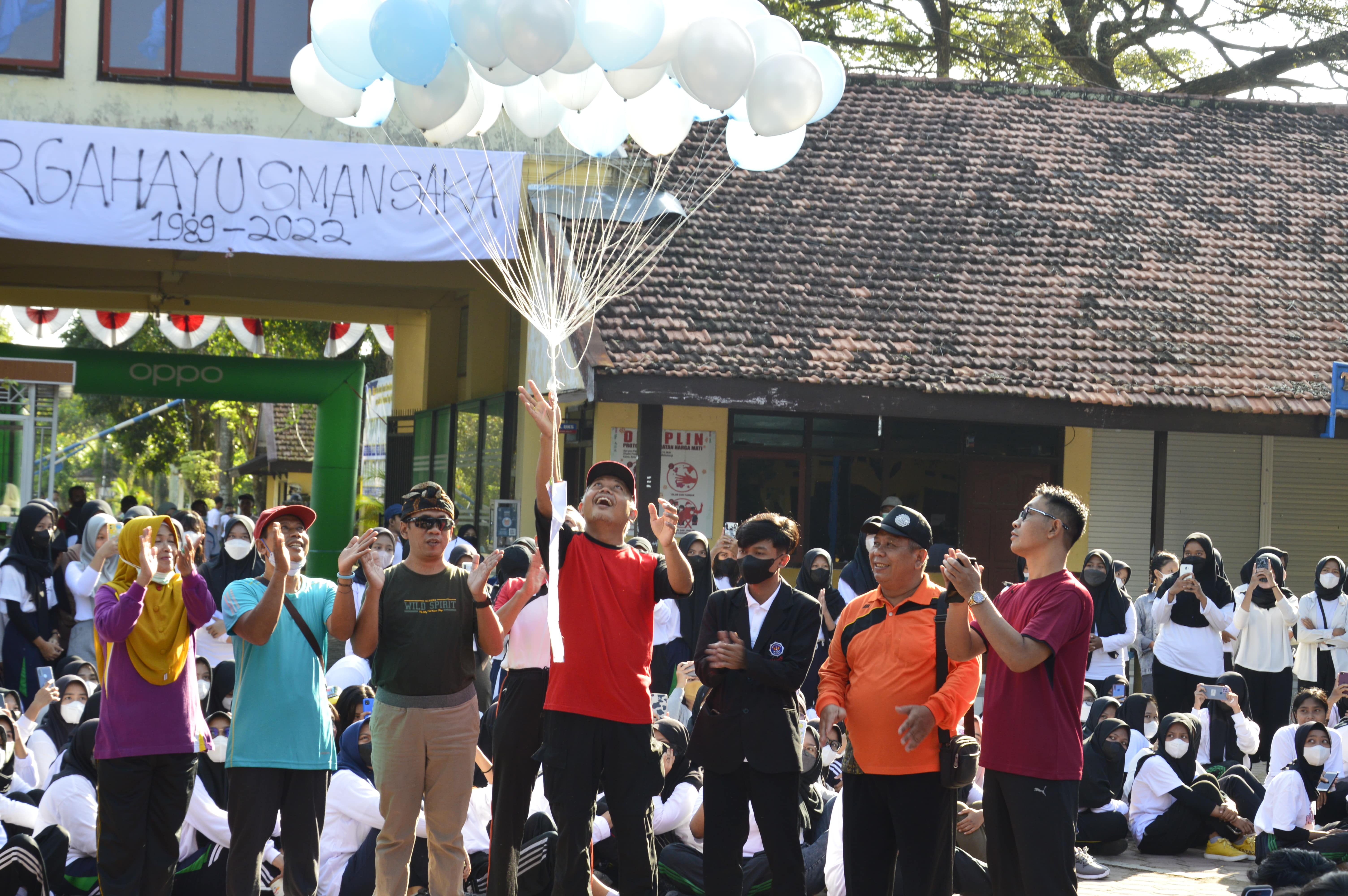 DIESNATALIS KE-33 SMAN 1 KAUMAN TULUNGAGUNG