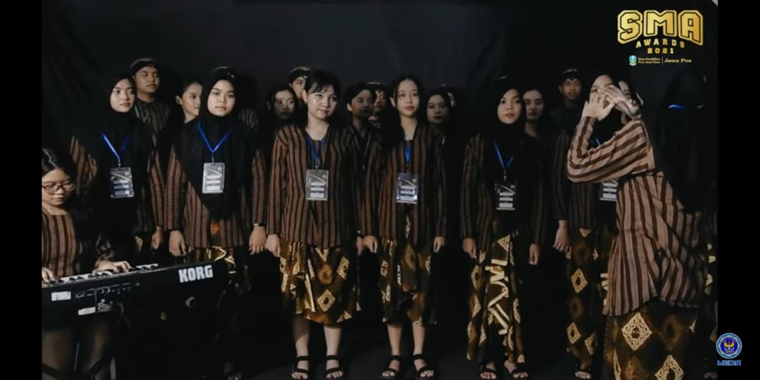 EKSTRAKURIKULER SOLO DAN PADUAN SUARA SMANSAKA CHOIR