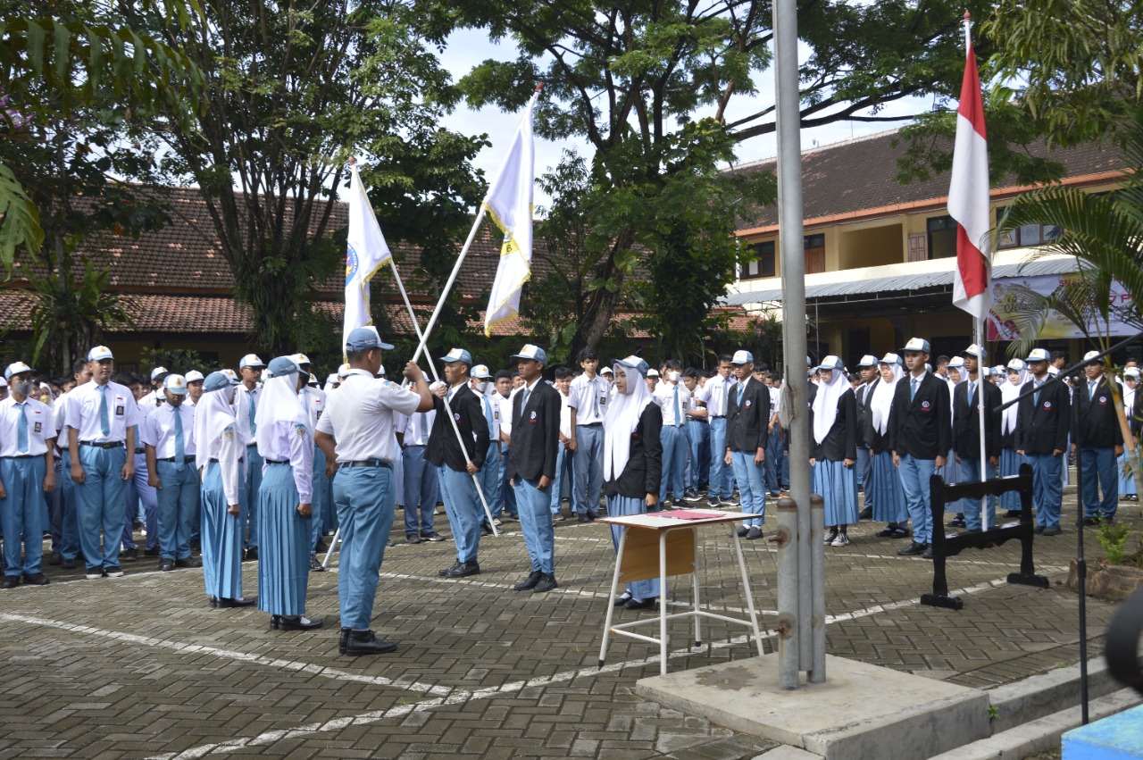 SERAH TERIMA OSIS MASA BAKTI 2021-2022 DAN PELANTIKAN OSIS MASA BAKTI 2022-2023